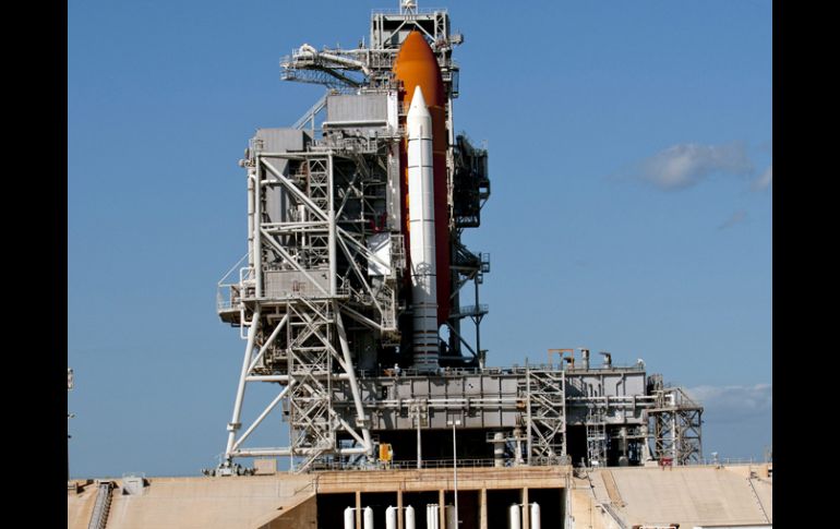 El transbordador se encuentra ya en la plataforma de lanzamiento del Centro Espacial Kennedy. EFE  /