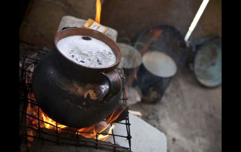 La Secretaría de Salud recomienda tomar agua debidamente hervida para evitar padecer cólera. ARCHIVO  /