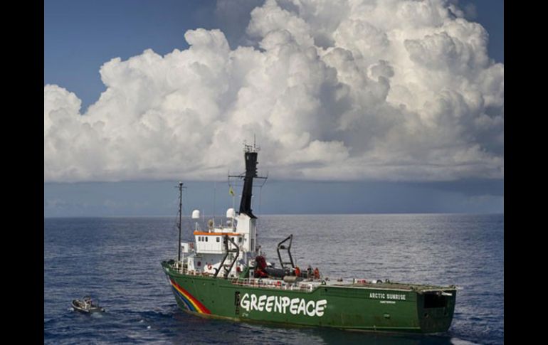 La embarcación Arctic Sunrise documenta los daños ecológicos en el Golfo de México en Veracruz. GREENPEACE.ORG  /