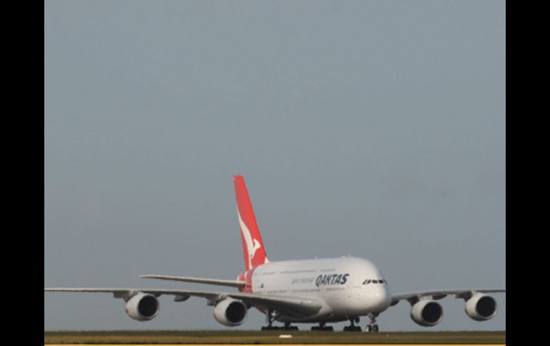 En ambos aeropuertos sólo se registró alarma entre los pasajeros y personal de las estaciones aéreas. EFE  /