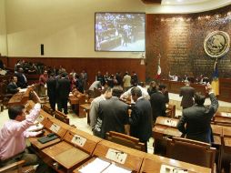 Los diputados del PRI, PRD y Verde pretenden someter a votación las reformas, en la sesión del pleno de este día en el Congreso.ARCHIVO  /