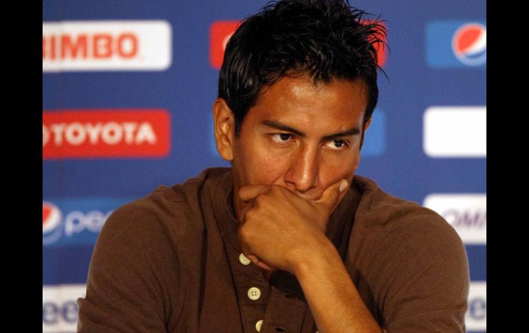 Omar Esparza durante la rueda de prensa del equipo rojiblanco. MEXSPORT  /