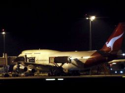 Vista del avión Airbus A380 de la aerolínea australiana Qantas que aterrizó de emergencia en el aeropuerto de Singapur. EFE  /