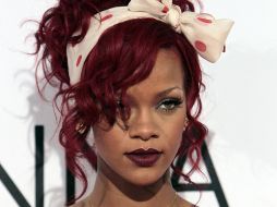 La cantante Rihanna abrirá el espectáculo de los AMA. AP  /