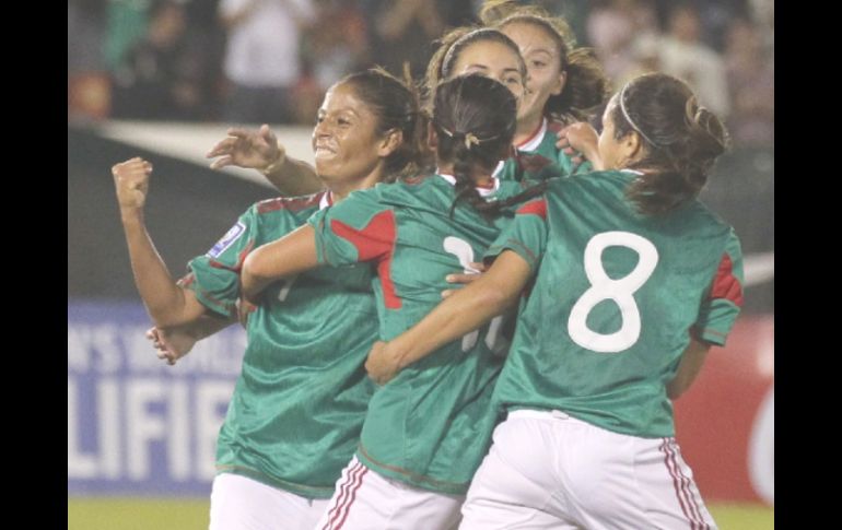 Con marcador de 2-1 , las mexicanas se impusieron a la escuadra de Estados Unidos. REUTERS  /