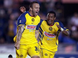 Vicente Vuoso celebra con Rosinei el gol de la victoria ante el Atlante.  /