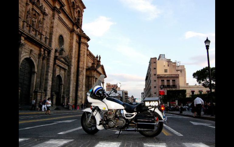 La Avenida 16 de Septiembre permanece cerrada desde Angulo hasta Juárez. ARCHIVO  /