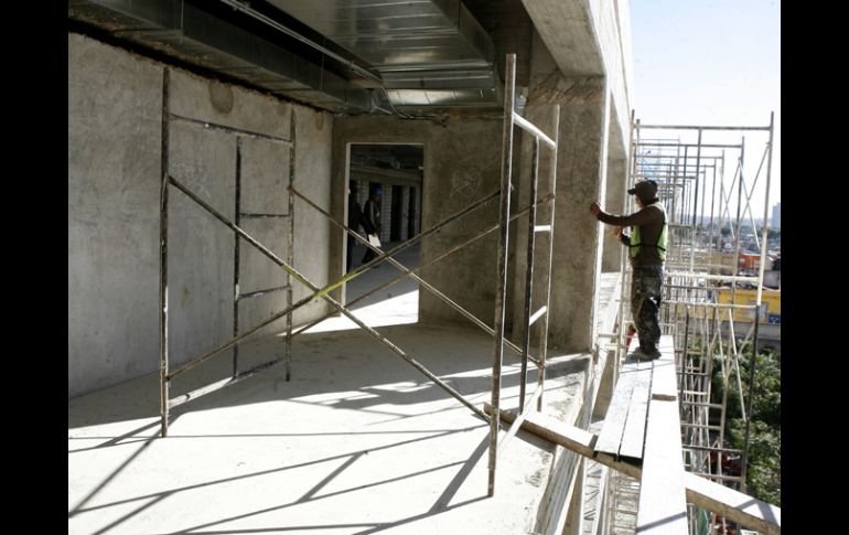 Las autoridades del Antiguo Hospital Civil contemplan que la obra se detenga por los próximos meses. M. FREYRÍA  /