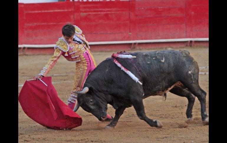 Joselito Adame vino con voluntad; con fehaciente entrega y bien válida su actitud, cosa que siempre el público agradece. S. NÚÑEZ  /