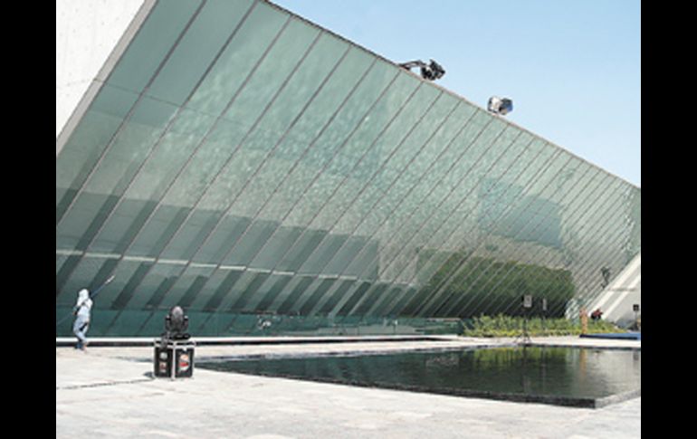 El diccionario fue presentado en el Museo Universitario de Arte Contemporáneo de la UNAM. ESPECIAL  /