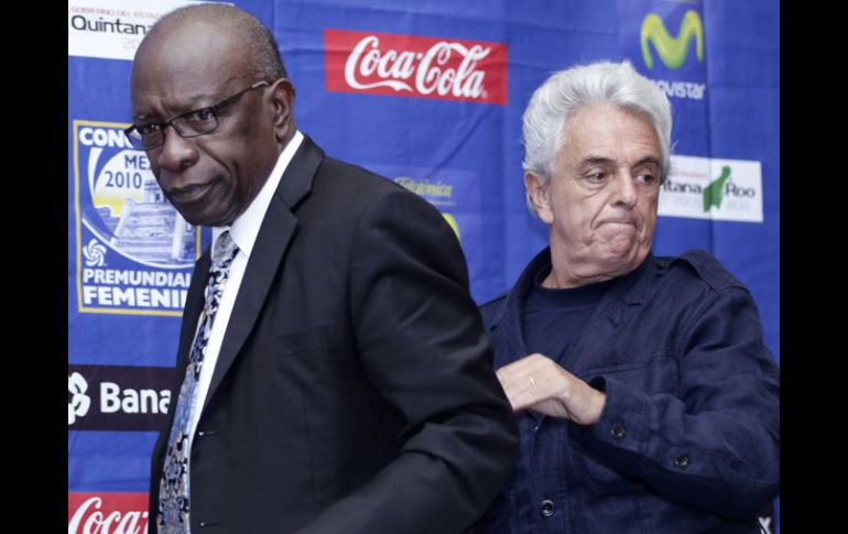 Jack Warner y Justino Compeán, después de la conferencia de prensa. REUTERS  /