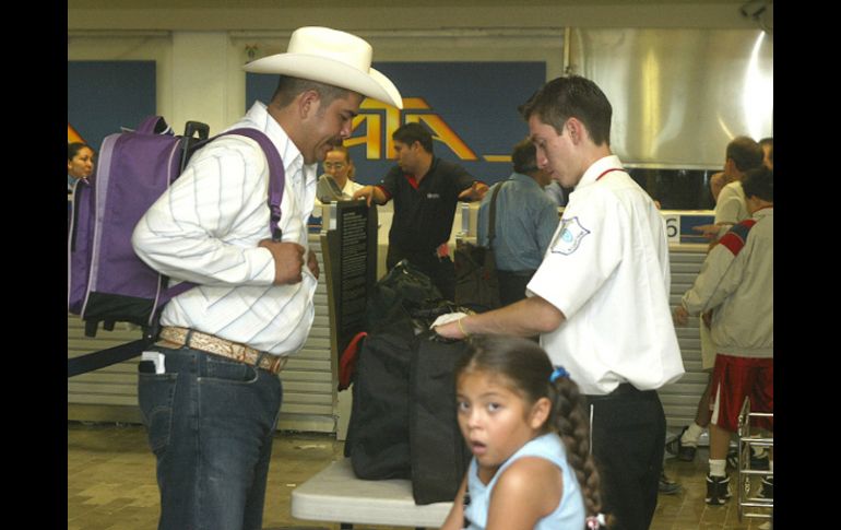 Entre 1994 y 2008, los mexicanos radicados en territorio estadounidense cubrieron casi 20% de la demanda laboral. EU  /