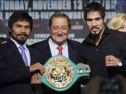 Manny Pacquiao (i) y Antonio Margarito (d), en la conferencia de prensa de hoy. EFE  /