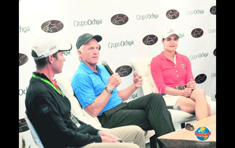 Alejandro Ochoa, Greg Norman y Lorena Ochoa, ayer durante la conferencia de prensa que ofrecieron. GETTY IMAGES SPORT  /