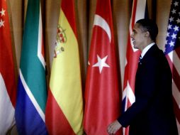 Obama a su llegada al Museo Nacional de Corea donde cenaron los participantes de la Cumbre G-20. EFE  /