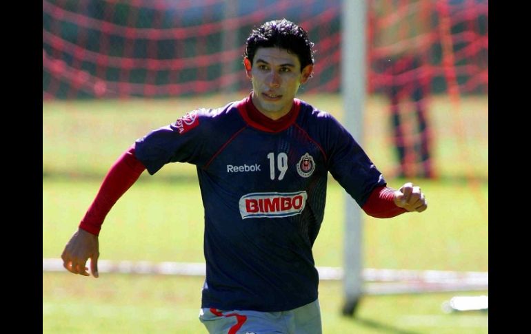 El jugador de Chivas Jonny Magallón se recuperó de un problema gastrointestinal. MEXSPORT  /