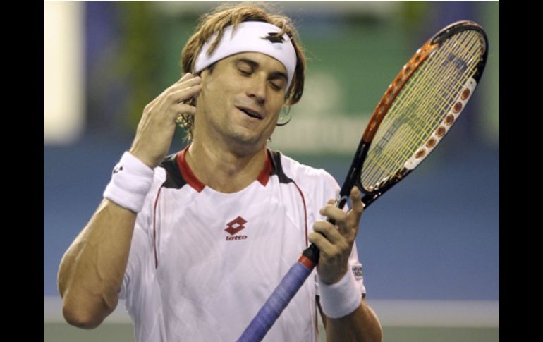 El tenista español David Ferrer lamentándose por su derrota. EFE  /