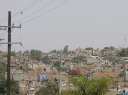 Aspecto de la contaminación atmosférica en la zona Oblatos en Guadalajara. ARCHIVO  /