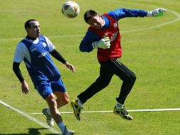 Los jugadores del Cruz Azul entrenando para defender el liderato en la última fecha. MEXSPORT  /