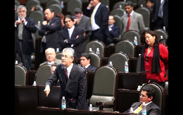 La discusión del Presupuesto federal se suspendió ayer por desacuerdos en el tema carretero. EL UNIVERSAL  /