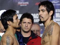 Manny Pacquiao y Antonio Margarito, durante la ceremonia oficial de pesaje. EFE  /