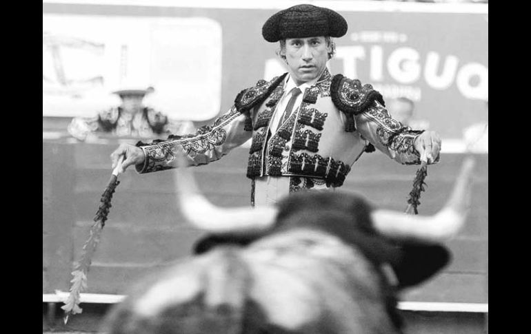 El Banderillero Fermín Quiroz estuvo a punto de presentarse en Las Ventas de Madrid, en la alternativa de “El Conde”.ESPECIAL  /