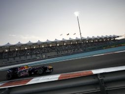 Vettel suma 10 'poles' durante la presente temporada. AFP  /