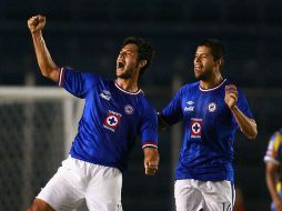 Horacio Cervantes, de Cruz Azul, celebra el gol que le dio la victoria a su equipo. MEXSPORT  /