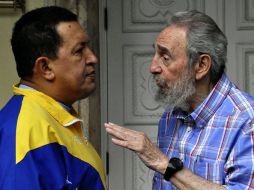 Fidel Castro (derecha) se reunió con su homólogo venezolano, Hugo Chávez (izquierda) el pasado martes. AP  /