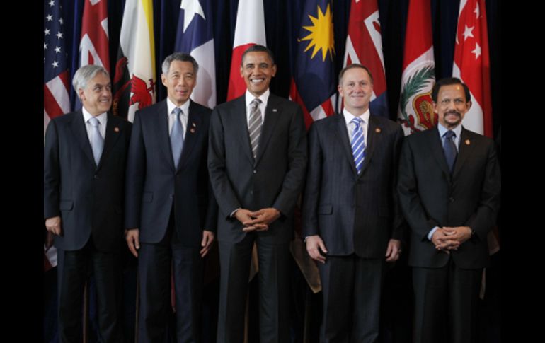 Líderes en reunión de la cumbre de APEC en Yokohama. AP  /