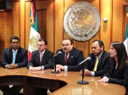 El presidente de la mesa directiva de la Cámara de Diputados, Jorge Carlos Ramírez Marín, y representantes del PRI, PAN y PRD. SUN  /