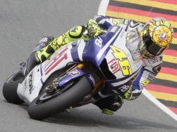 El piloto italiano Valentino Rossi fue operado del hombro izquierdo. ARCHIVO  /