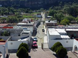 Los habitantes de Temacapulín reclaman que poseen una orden judicial para suspender las obras del nuevo centro de población. E. PACHECO  /