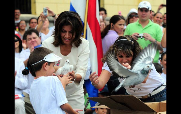 La presidenta Chinchilla afirma que la OEA reconoció que ''la razón está de lado de Costa Rica''. EFE  /