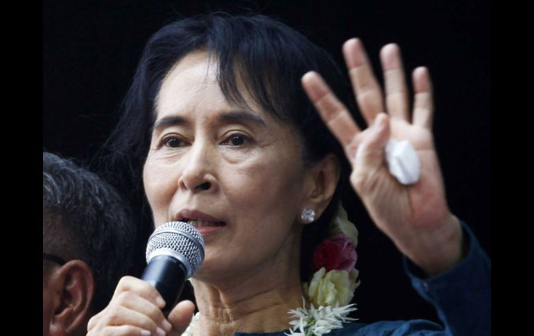 La activista Aung San Suu Kyi comienza su primer día de libertad con planes de reunirse con miembros de su partido. REUTERS  /