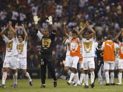 Los Pumas al término de su encuentro ante el América a quien vencieron y pudieron clasificar a la Liguilla.  EFE  /