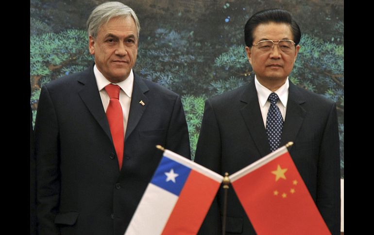 El presidente chileno Sebastián Piñera y su homólogo chino Hu Jinato. EFE  /