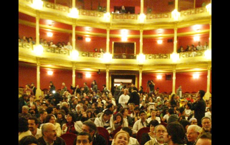 El Teatro espacio para la expresión del arte. E. BARRERA  /