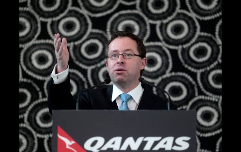 Delegado de Qantas, Alan Joyce, durante la conferencia en el aeropuerto de Sídney. REUTERS  /