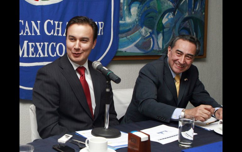 Hardy Michel y Luis Romero, durante la conferencia de prensa celebrada ayer en la American Chamber. A. GARCÍA  /