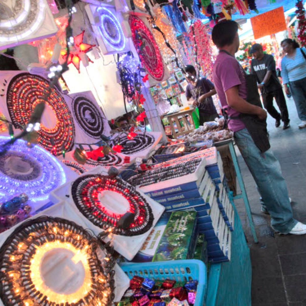 En Guadalajara se instalan 30 tianguis navideños este año | El Informador