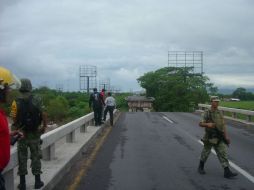 Imagen del puente sobre el Río Ameca, que colapsó el día 31 de agosto. M. INFANTE  /