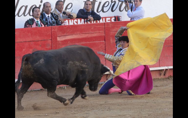 Inicia la tercera corrida de la temporada Grande 2010-2011. EL INFORMADOR  /