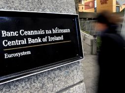 Oficinas del Banco Central de Irlanda. Como parte del plan de rescate, el tamaño del sistema bancario se reducirá. AP  /