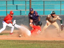 El equipo de Diablos supo venir de abajo para alzarse con el triunfo en el primer juego de la serie. A. HINOJOSA  /