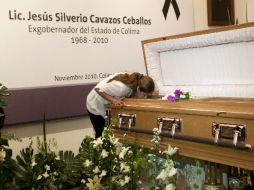 EL homenaje y despedida de los restos de Cavazos se realizó en el palacio de Gobierno de Colima. EFE  /