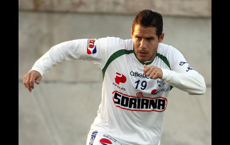 Rafael Figueroa, en un entrenamiento de Santos de cara al partido en contra del América. JAMMEDIA  /