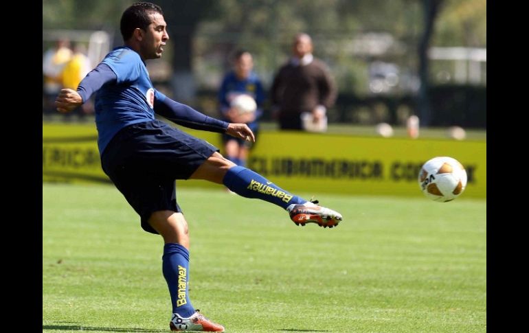 Daniel Montenegro durante una sesión de entrenamientos con el América. MEXSPORT  /