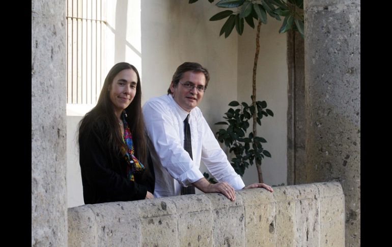 Los investigadores Marina Garone y José María Riva. A. CAMACHO  /