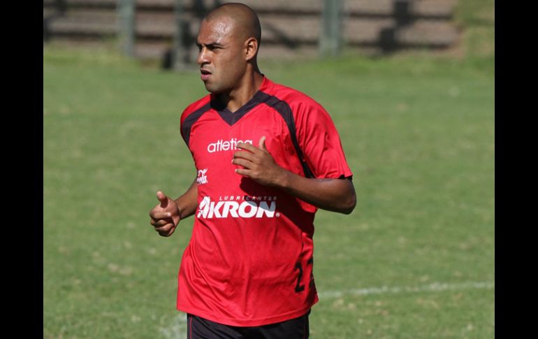 Édgar Pacheco, jugador del Atlas, les desea toda la suerte a los jugadores transferibles. MEXSPORT  /